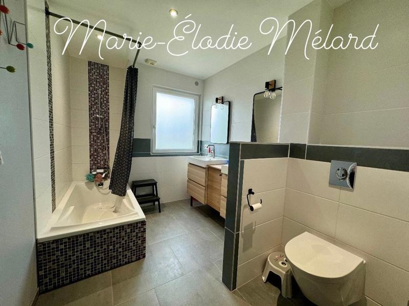 Maison - 250 m² - 10 pièces