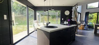 Maison - 165 m² - 6 pièces