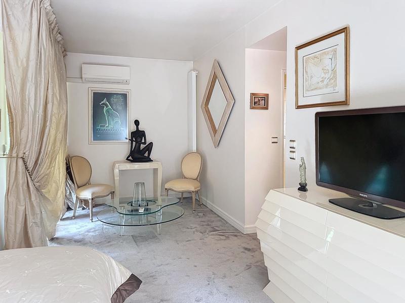 Maison - 242 m² - 7 pièces