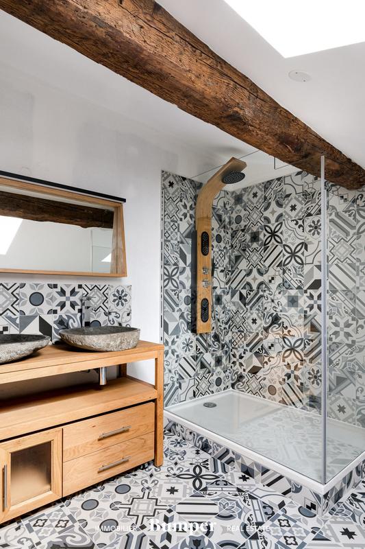 Maison ancienne - 244 m² - 7 pièces