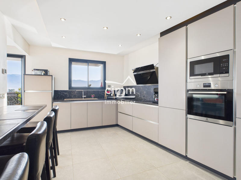 Maison contemporaine - 141 m² - 6 pièces