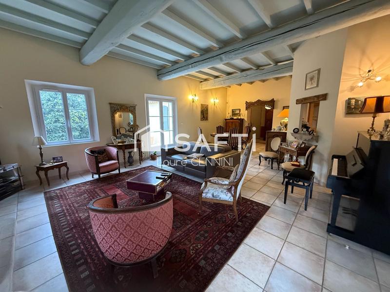 Maison - 140 m² - 5 pièces