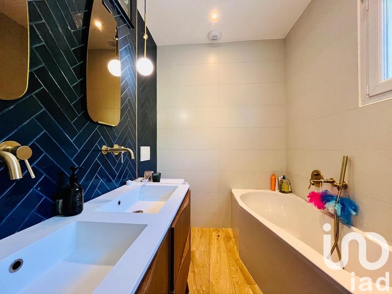 Maison - 180 m² - 7 pièces