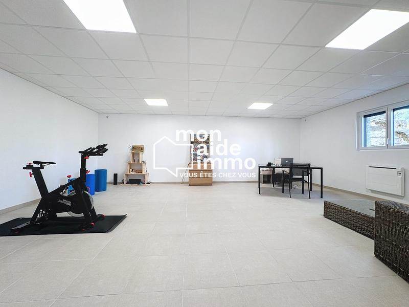 Maison - 260 m² - 8 pièces