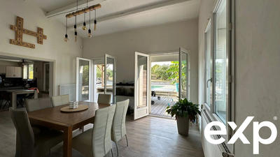 Maison - 307 m² - 10 pièces