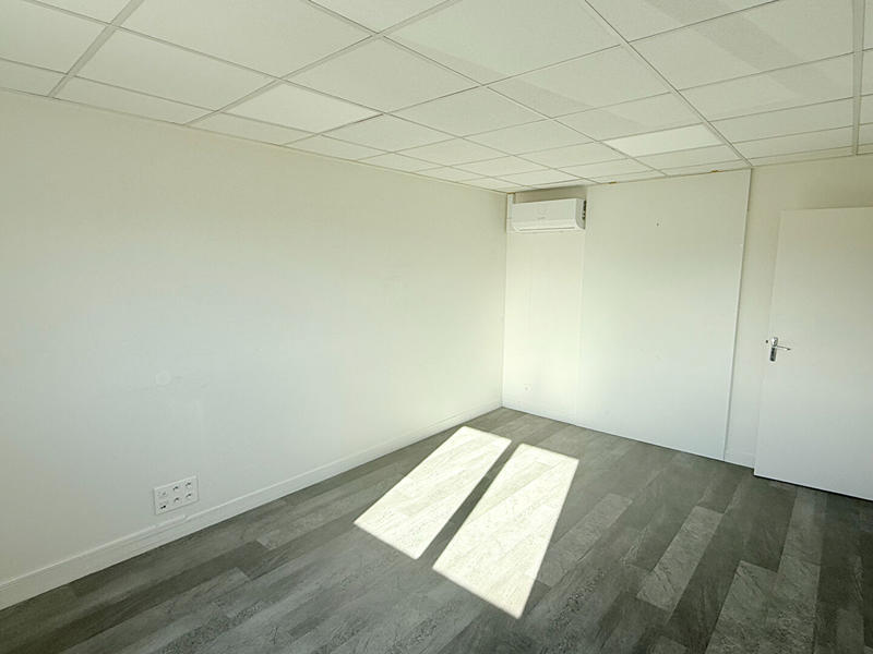Bureau - 220 m² - 8 pièces
