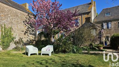 Maison de ville - 160 m² - 9 pièces