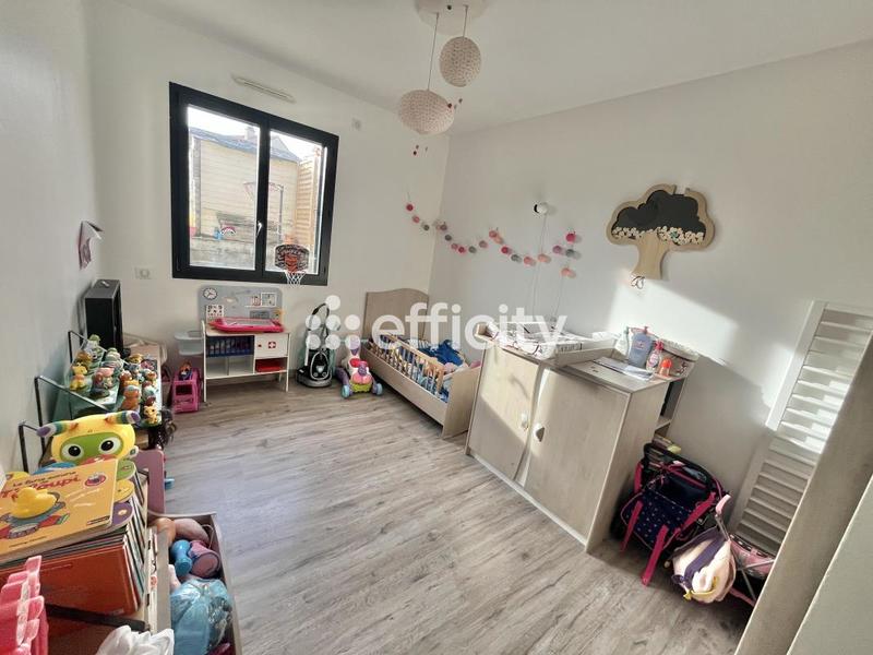 Maison - 121 m² - 7 pièces