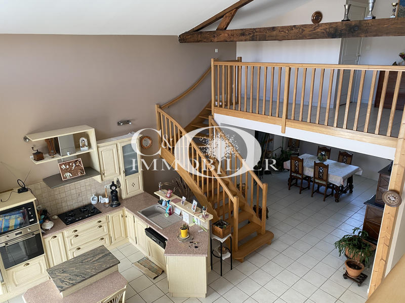 Maison - 183 m² - 6 pièces