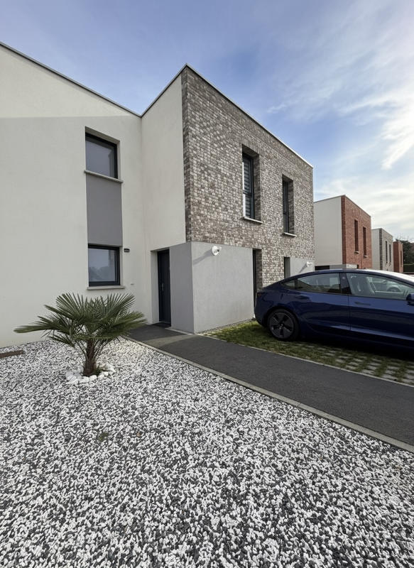 Maison - 80 m² - 5 pièces