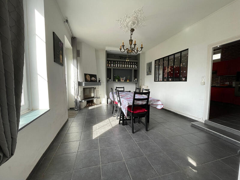 Maison - 192 m² - 9 pièces