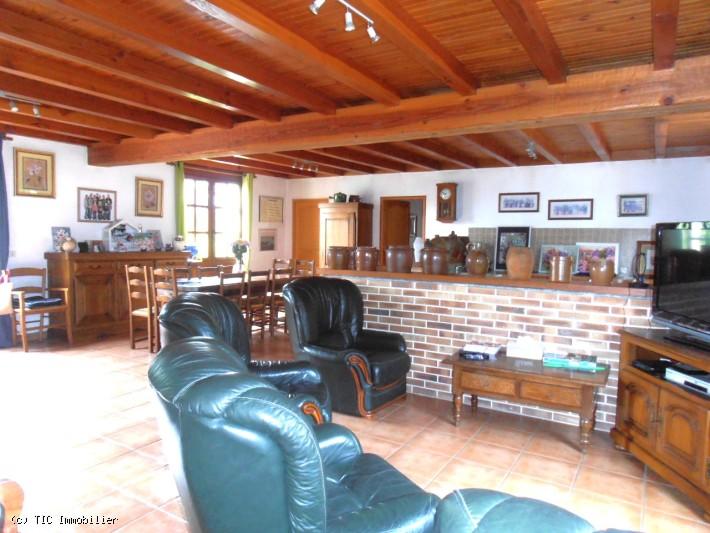 Propriété - 220 m² - 10 pièces