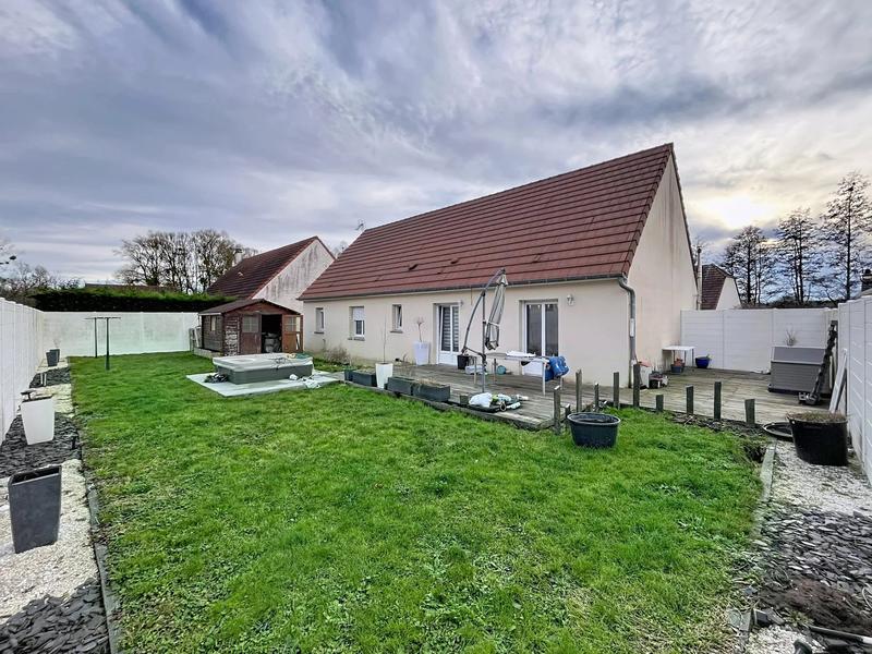 Maison - 90 m² - 5 pièces