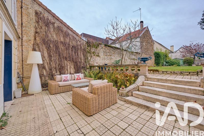 Maison - 299 m² - 10 pièces