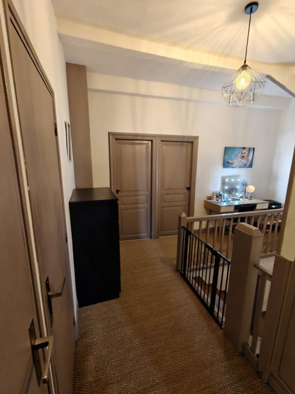 Maison - 161 m² - 11 pièces