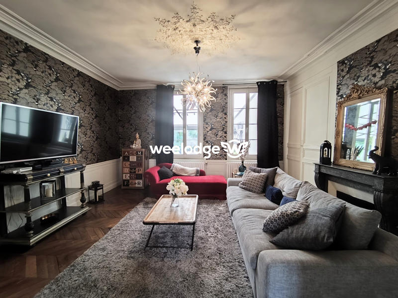 Maison - 300 m² - 10 pièces