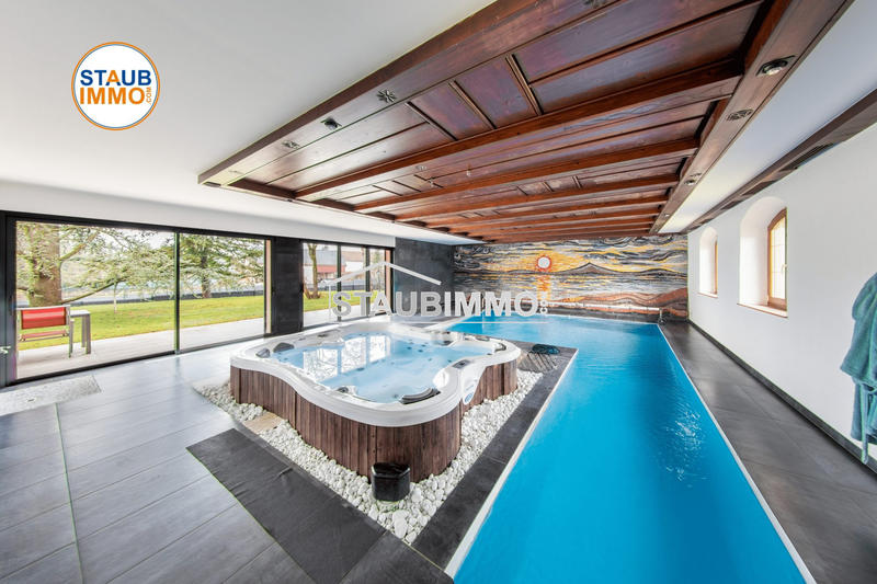 Maison - 271 m² - 13 pièces