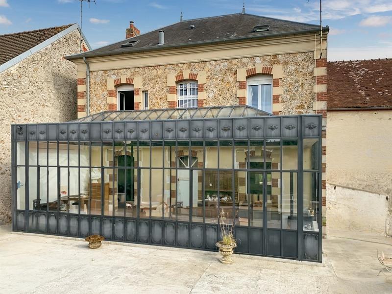 Maison - 185 m² - 8 pièces