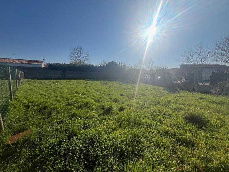 Terrain constructible - 687 m²