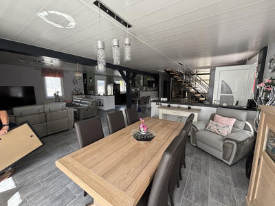 Maison - 187 m² - 7 pièces
