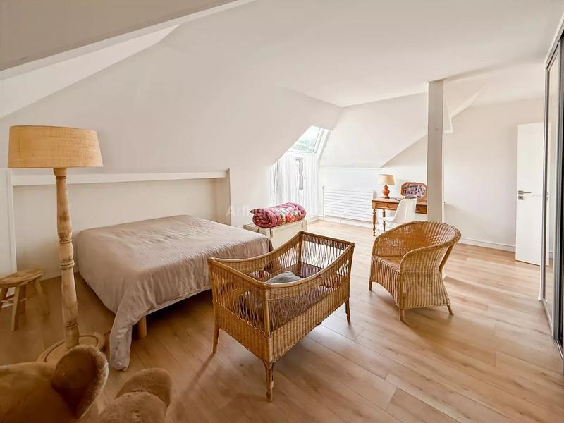 Maison - 312 m² - 7 pièces