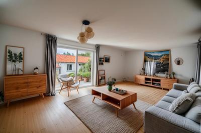 Maison - 99 m² - 4 pièces