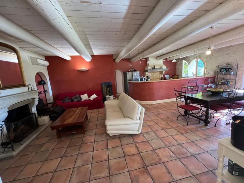 Maison - 275 m² - 6 pièces