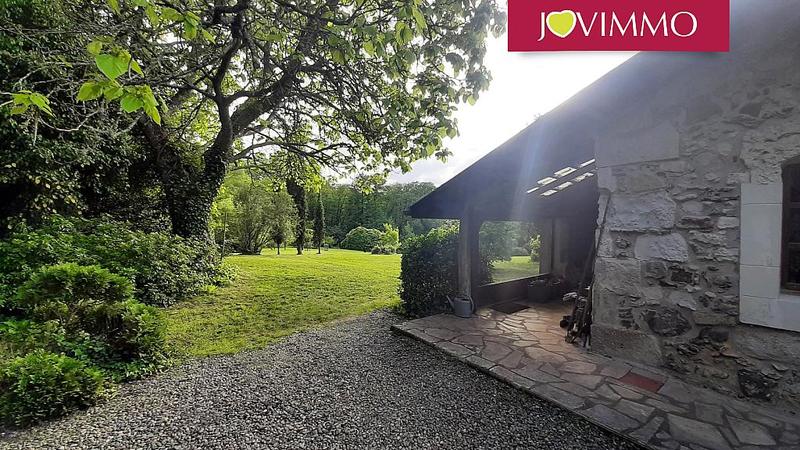 Maison - 317 m² - 8 pièces