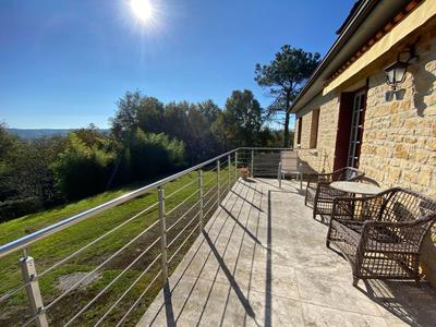 Maison - 244 m² - 7 pièces