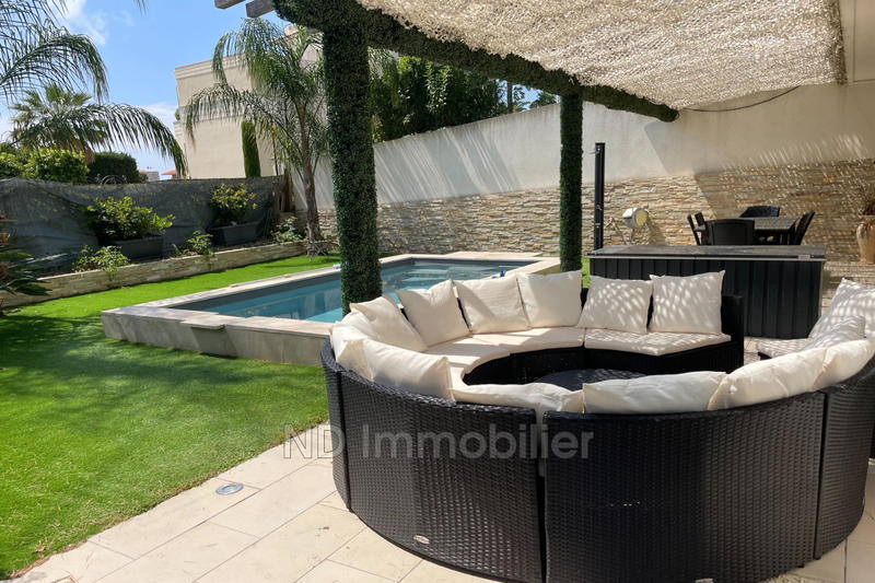 Villa - 180 m² - 5 pièces