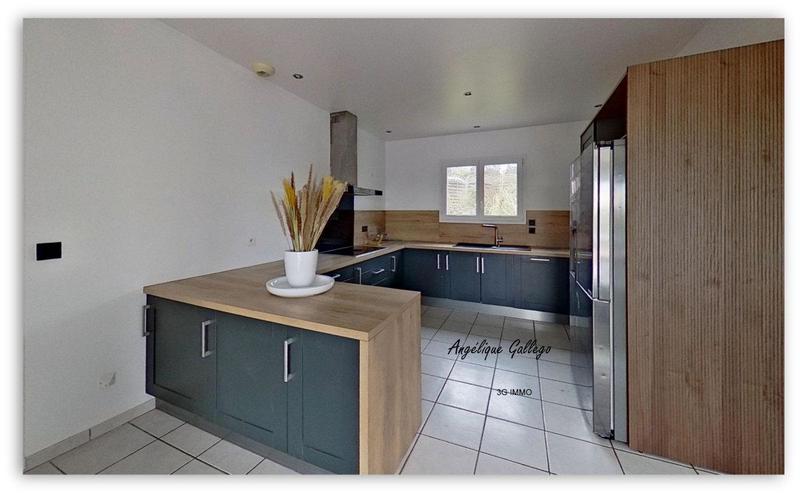 Maison - 99 m² - 5 pièces