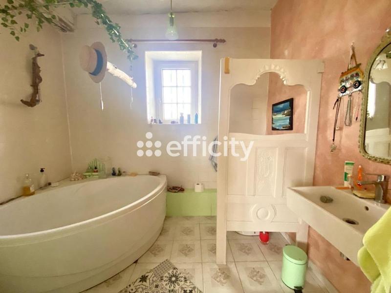 Maison - 230 m² - 9 pièces