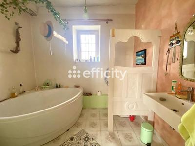 Maison - 230 m² - 9 pièces