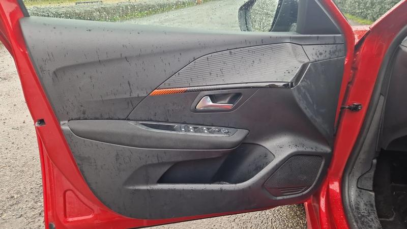 Peugeot 208 1.2 Puretech 100 Allure - Première main Entretien constructeur