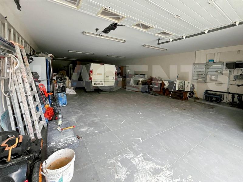 Villa - 322 m² - 6 pièces