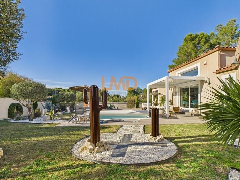 Propriété - 139 m² - 5 pièces