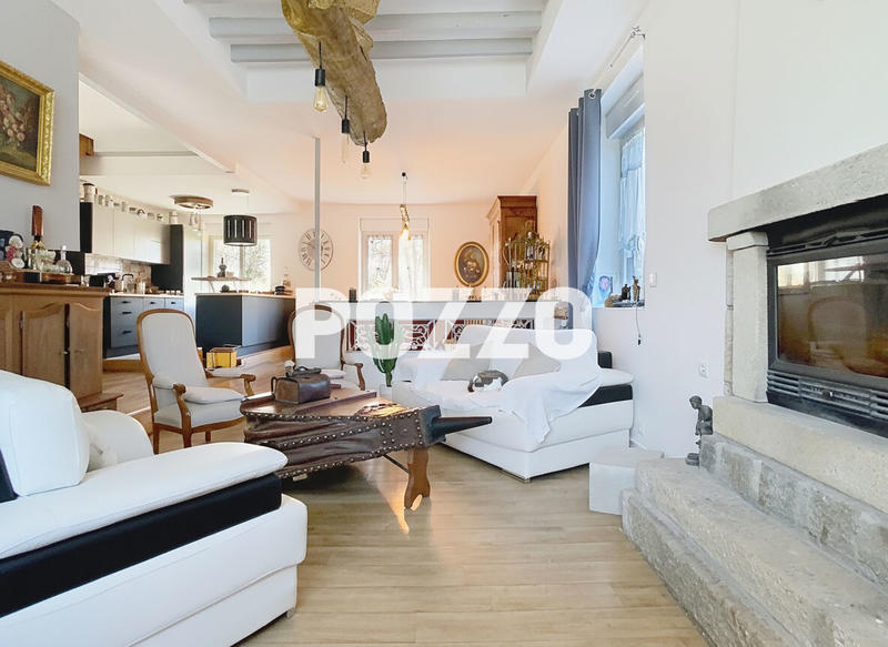 Maison - 311 m² - 12 pièces