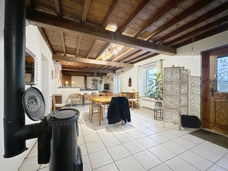 Maison - 143 m² - 7 pièces