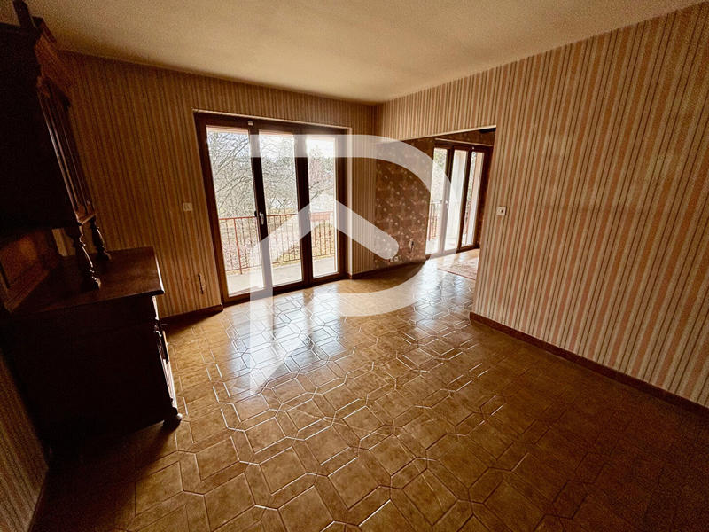 Maison - 215 m² - 10 pièces