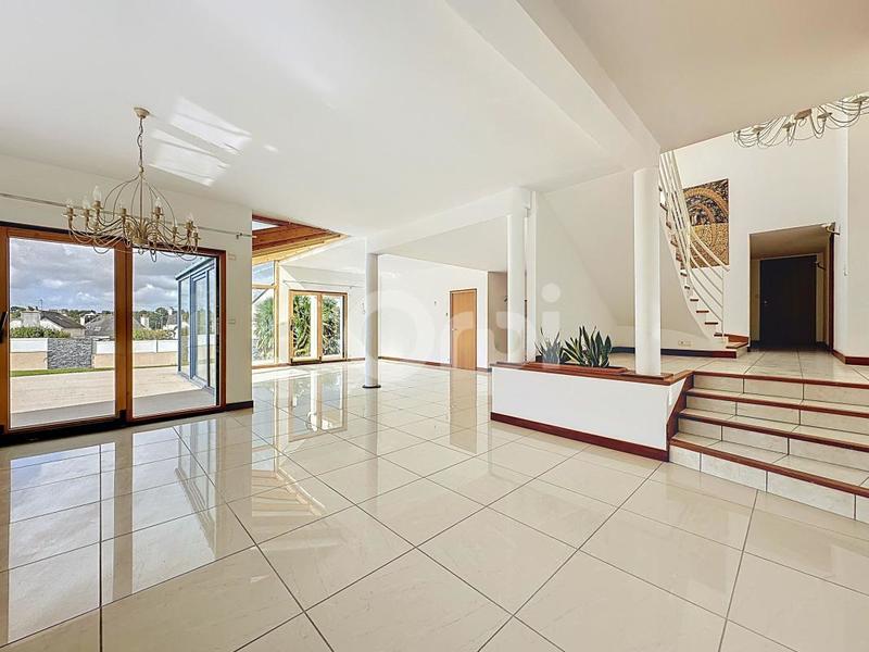 Propriété - 265 m² - 6 pièces