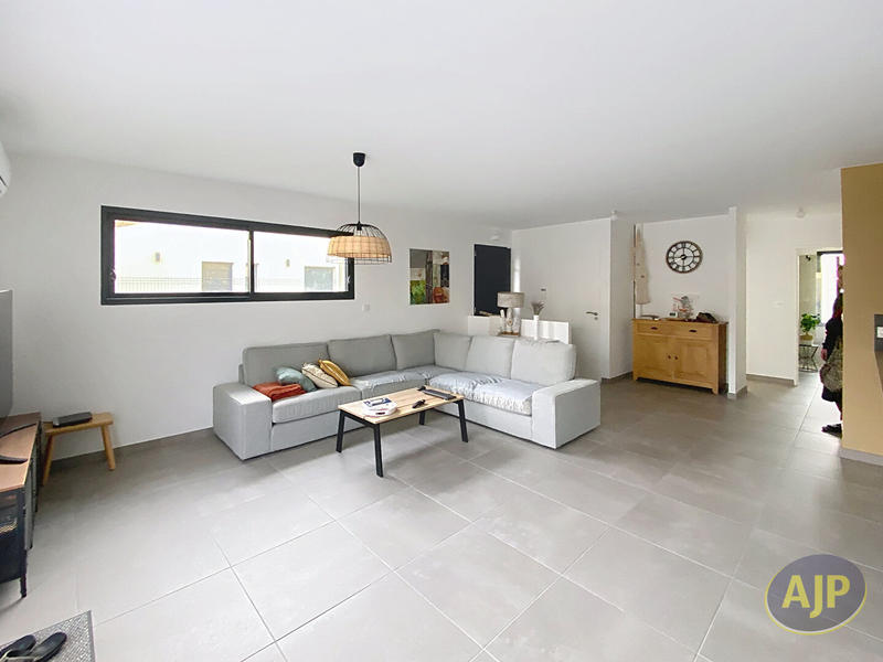 Maison - 85 m² - 3 pièces