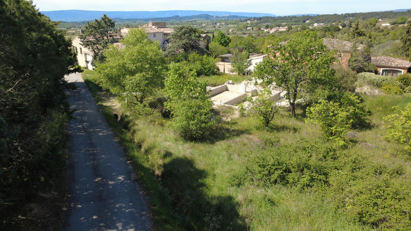 Terrain constructible - 2 500 m²