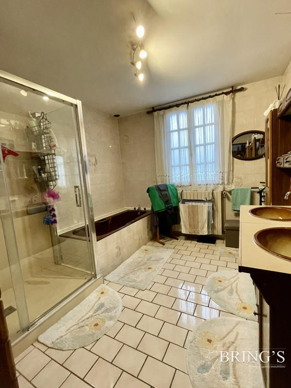 Maison ancienne - 167 m² - 6 pièces