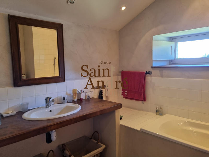 Maison - 370 m² - 6 pièces