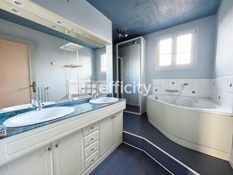 Maison - 188 m² - 7 pièces