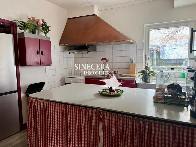 Maison - 200 m² - 6 pièces