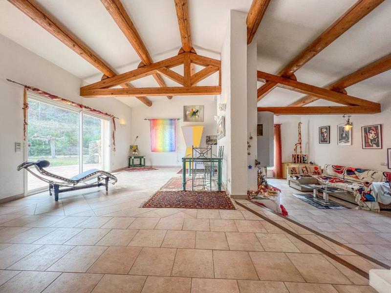 Villa - 328 m² - 10 pièces