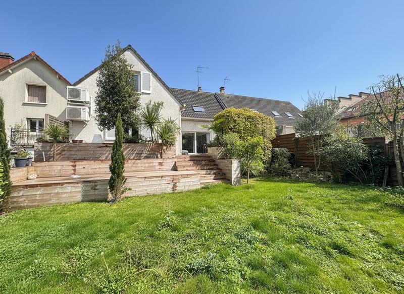 Villa - 200 m² - 6 pièces