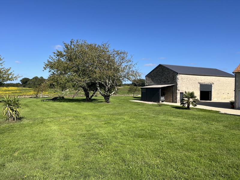 Maison - 220 m² - 7 pièces