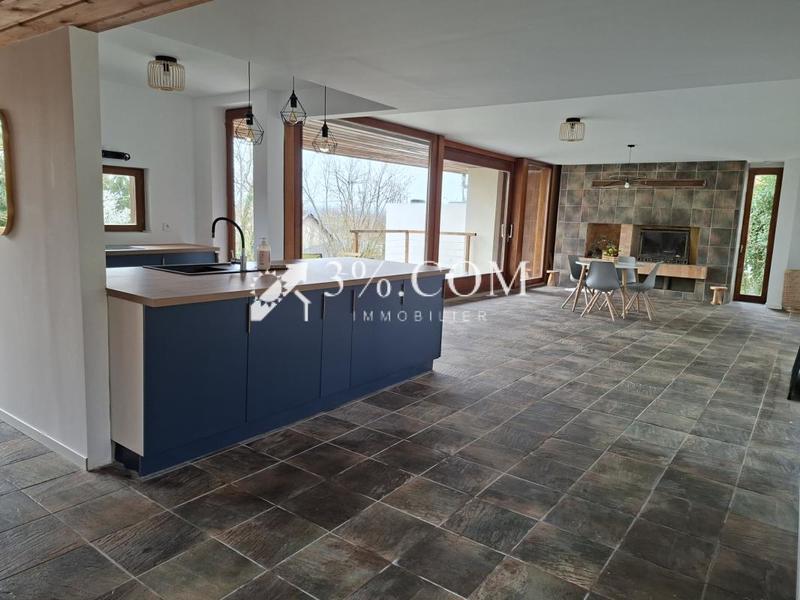 Propriété - 215 m² - 10 pièces